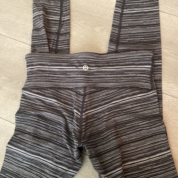 Lulu lemon leggings - Picture 2 of 2